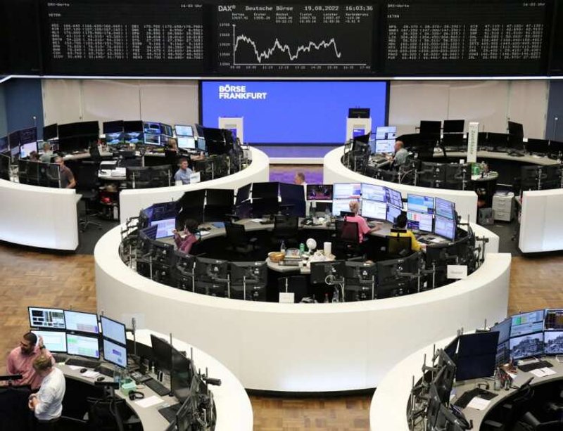 Image for European bourses flat as defensive stocks offset growth fears
