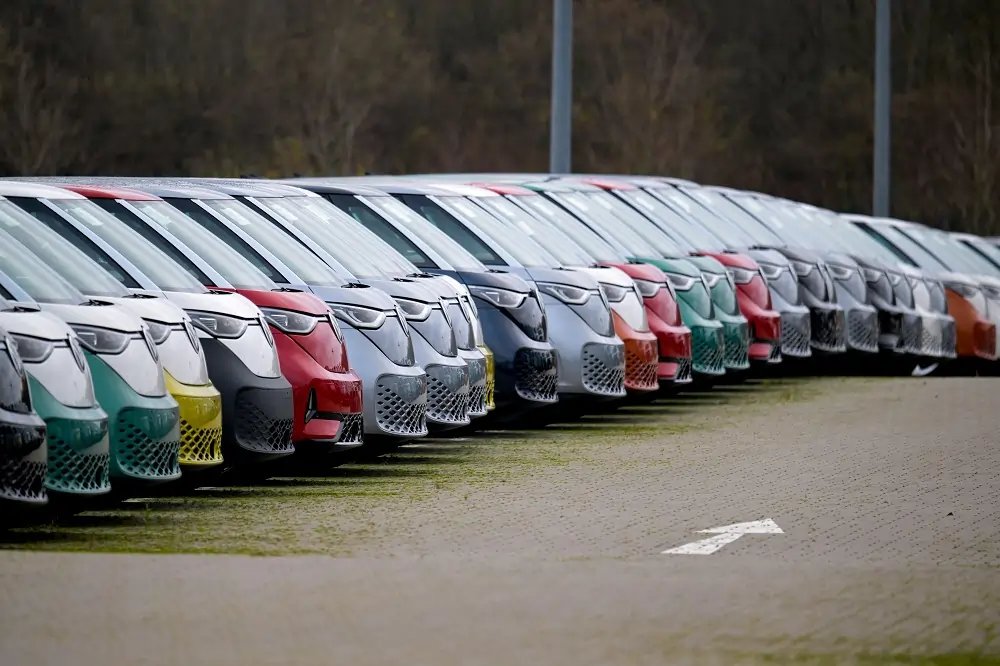 Negotiations between Volkswagen and unions over cost-cut measures - Global Banking & Finance Review