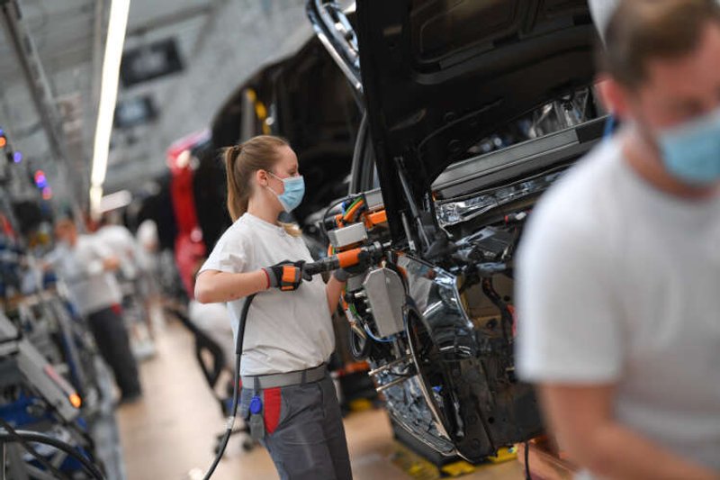 Image for German manufacturing hums along in May despite supply bottlenecks: PMI