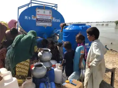 Image for Flood-hit Pakistan seeks loss and damage ‘compensation’ at COP27