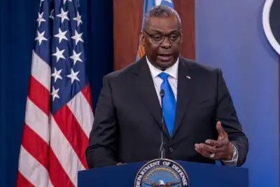 Image for Pentagon chief seeks to nudge ties with Vietnam as human rights concerns linger