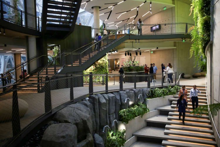 Image for Amazon to open pop-up COVID-19 vaccine clinic in Seattle headquarters