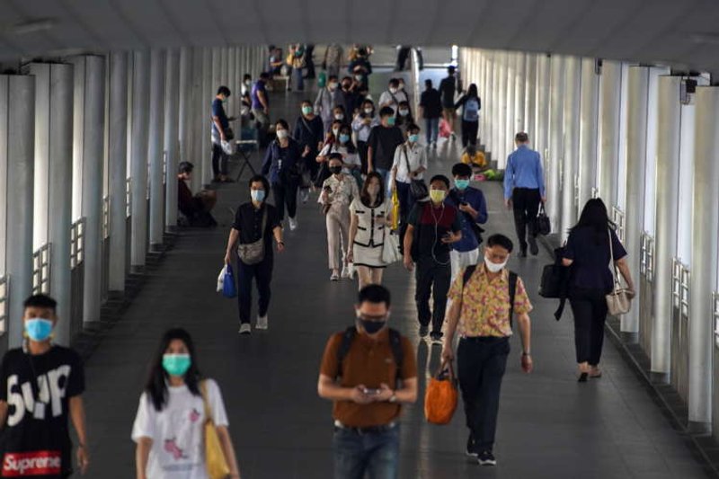 Image for Thai households struggle with record debt, COVID-19 increases burden