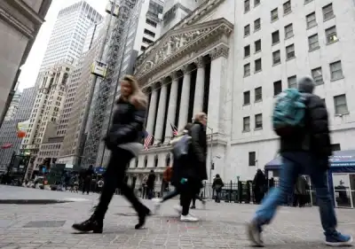 Image for Analysis: Wall Street’s ‘fear gauge’ in limbo as big investors keep shunning stocks