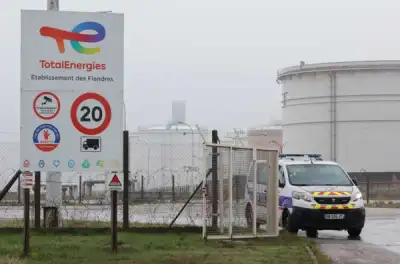 Image for France tells TotalEnergies to hike wages as fuel strikes spread