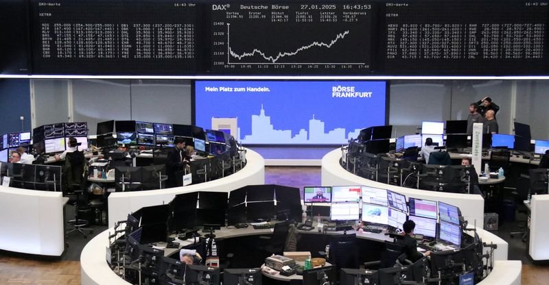 Image for Europe's STOXX 600 closes higher on healthcare boost; auto stocks slide