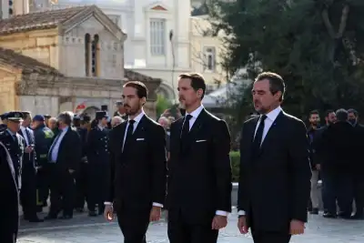 Image for Greece’s former royal family regains citizenship, surname De Gréce