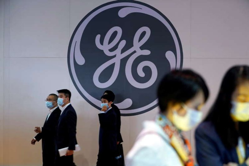Image for General Electric profit hit by slump in aviation business