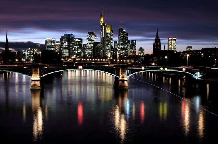 Image for German economy dodges recession as war, pandemic weigh