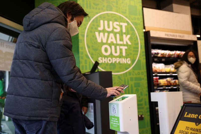 Image for Amazon’s first cashierless store arrives in Britain in sign of global expansion