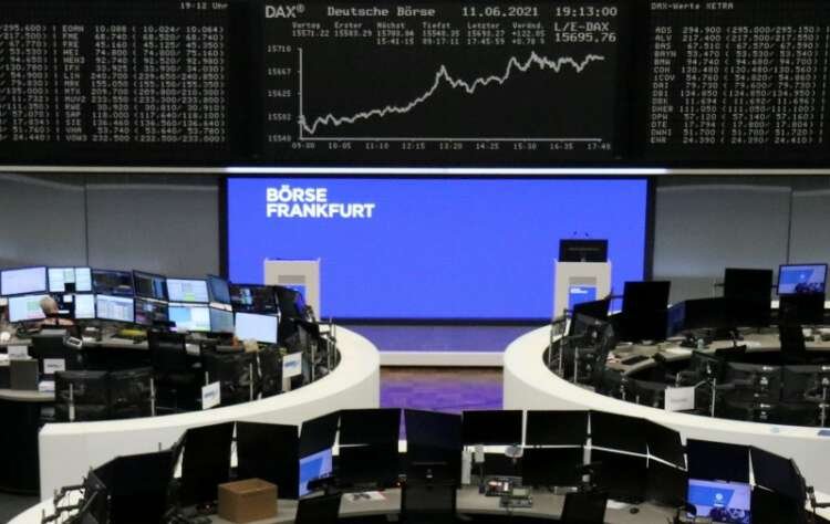 Image for Oil stocks power European shares to record-high finish
