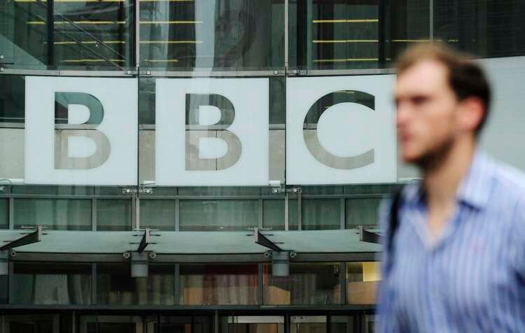 Image for BBC halts reporting in Russia after new law passes