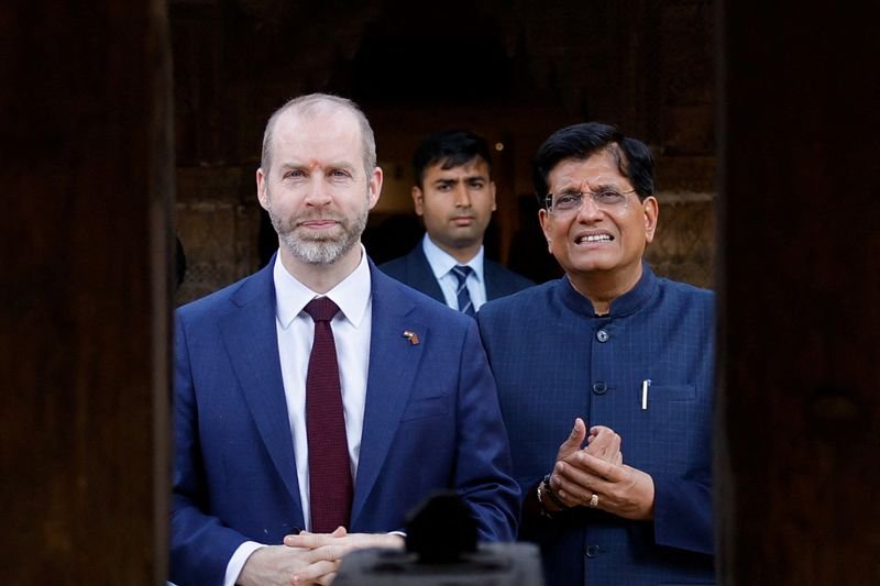Trade ministers from India and Britain discussing trade talks amid US tariff threats - Global Banking & Finance Review