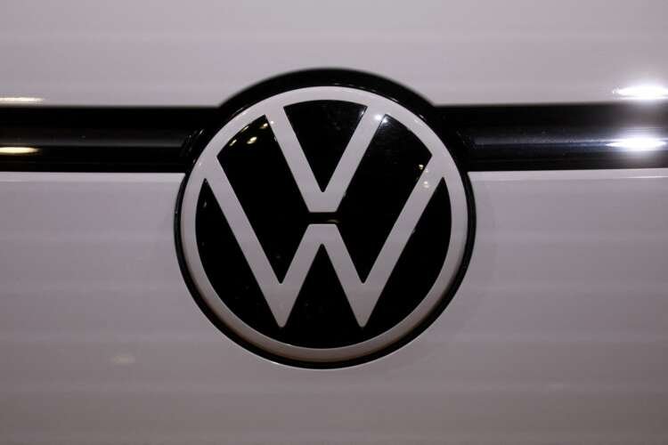 Image for Volkswagen plans job cuts, further launch delays at software unit -manager magazin