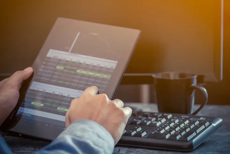 Image for IUX Markets Tops $1 Trillion in Monthly Trading Volume for the First Time, Marking a Major 2025 Milestone