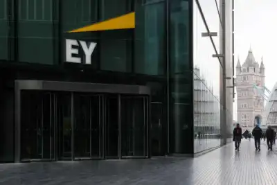 Image for EY to create 1,000 jobs in N. Ireland, kicking off investment conference