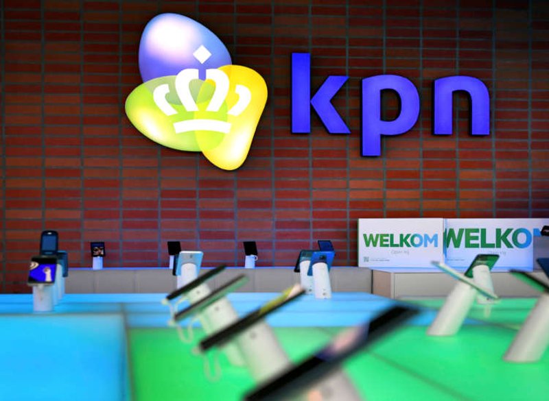 Image for KPN shares fall on fibre optic deal; takeover hopes fade
