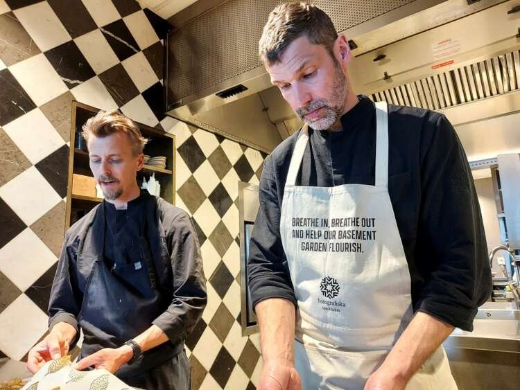 Restaurant crew wearing CO2-capturing cotton aprons in Stockholm - Global Banking & Finance Review
