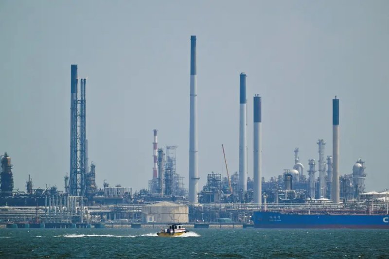 Image for Exclusive-Glencore-Chandra Singapore refinery to earmark 20% of output for Shell, sources say