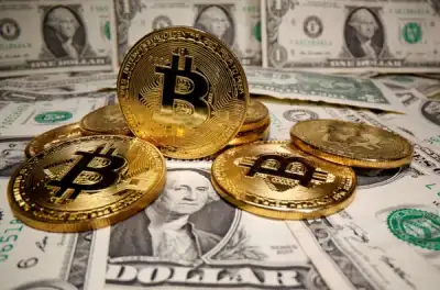 Image for U.S. dollar inches up, but off highs; bitcoin retreats