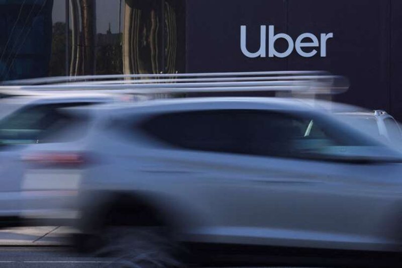 Image for Uber turns cash flow positive for the first time in bumper quarter