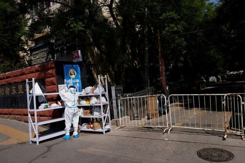 Image for Setback for Shanghai’s COVID battle as Beijing ramps up mass testing