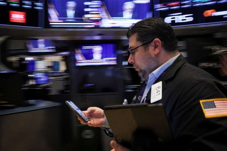 Traders monitor stock market fluctuations amid inflation fears - Global Banking & Finance Review