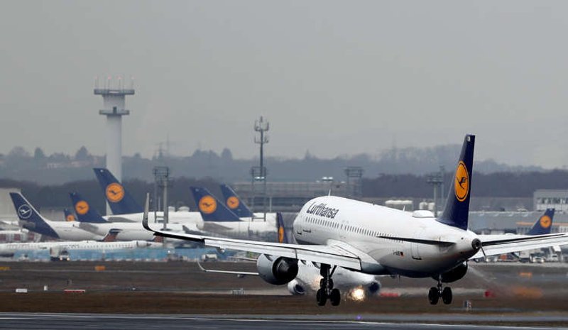 Image for Lufthansa weighs more aircraft retirements after record loss