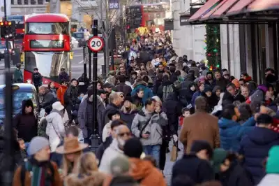 Image for British shoppers defy cost-of-living crisis at Christmas