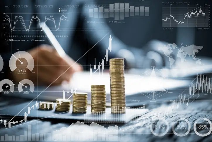 Business professionals discussing strategies to combat fraud in capital-intensive projects - Global Banking & Finance Review