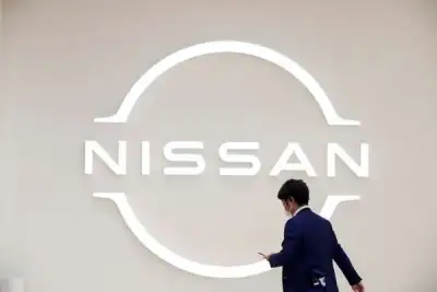 Image for Nissan lifts profit forecast, but Renault uncertainty remains