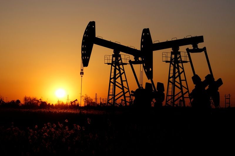 Oil prices decline amid Ukraine peace deal hopes and easing supply concerns - Global Banking & Finance Review
