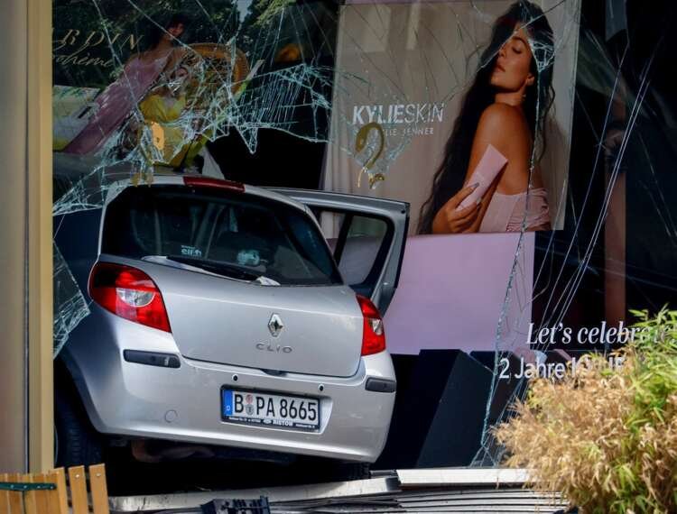 Car involved in tragic Berlin incident injures schoolchildren - Global Banking & Finance Review