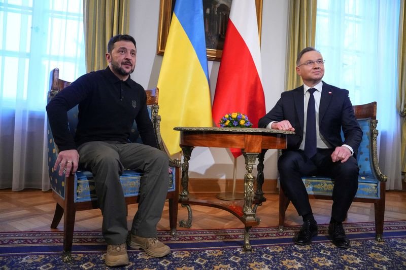 Polish President Duda advises Zelenskiy on calm approach with Trump - Global Banking & Finance Review