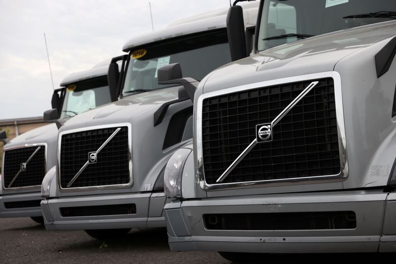 Image for Strong orders boost truckmaker Volvo's shares despite profit miss