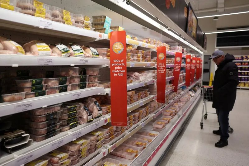 Image for UK grocery inflation higher again as countdown to Christmas begins