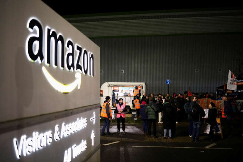 Image for Amazon UK to spend 170 million stg on staff pay rises