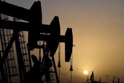 Image for Oil prices slip as IEA warns of global recession