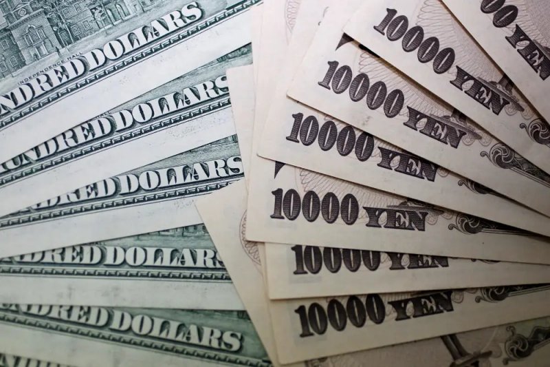 Image for Yen firms after less dovish BOJ, dollar dips ahead of inflation data