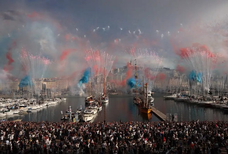 Image for Olympics-Flame arrives in Marseille amid tight security