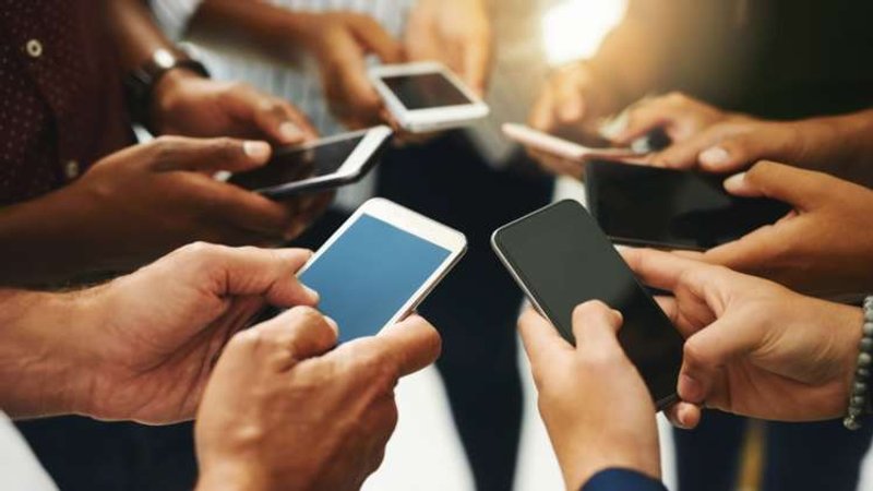 Image for 5 ways to keep your team connected with split working