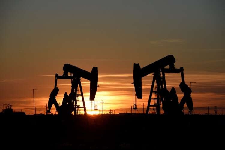 Image for Oil prices advance despite U.S. inventory rise