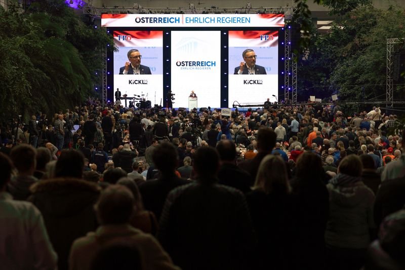 Image for Austrian national broadcaster's reporters say far right wants to destroy it