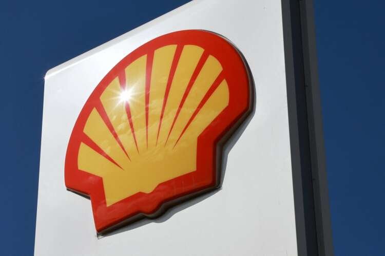 Image for Exclusive-Shell’s flagship LNG trading made nearly $1 billion loss in Q3 -sources