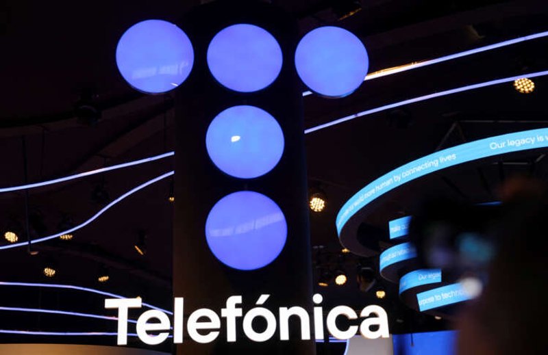 Image for Telefonica sells controlling stake in Peruvian fibre optic network to KKR