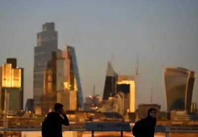 Image for UK borrowing costs hit 20-year high as BoE sticks by bond deadline