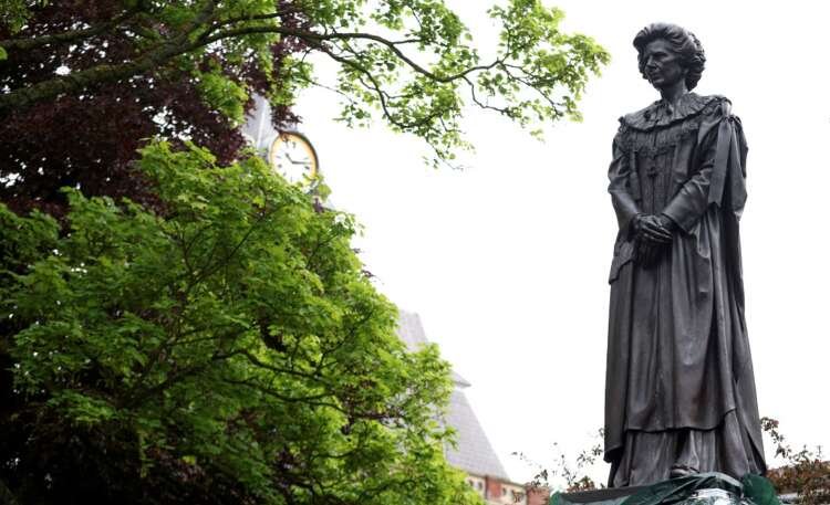 Statue of Margaret Thatcher symbolizing her enduring political legacy in Britain - Global Banking & Finance Review