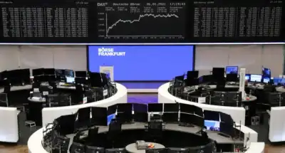 Image for Disappointing earnings updates weigh on FTSE 100; Italian shares shine