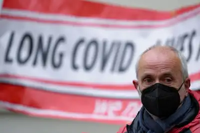 Image for Two million Britons suffer long COVID symptoms, survey shows