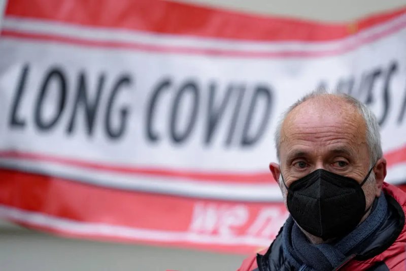 Image for Two million Britons suffer long COVID symptoms, survey shows